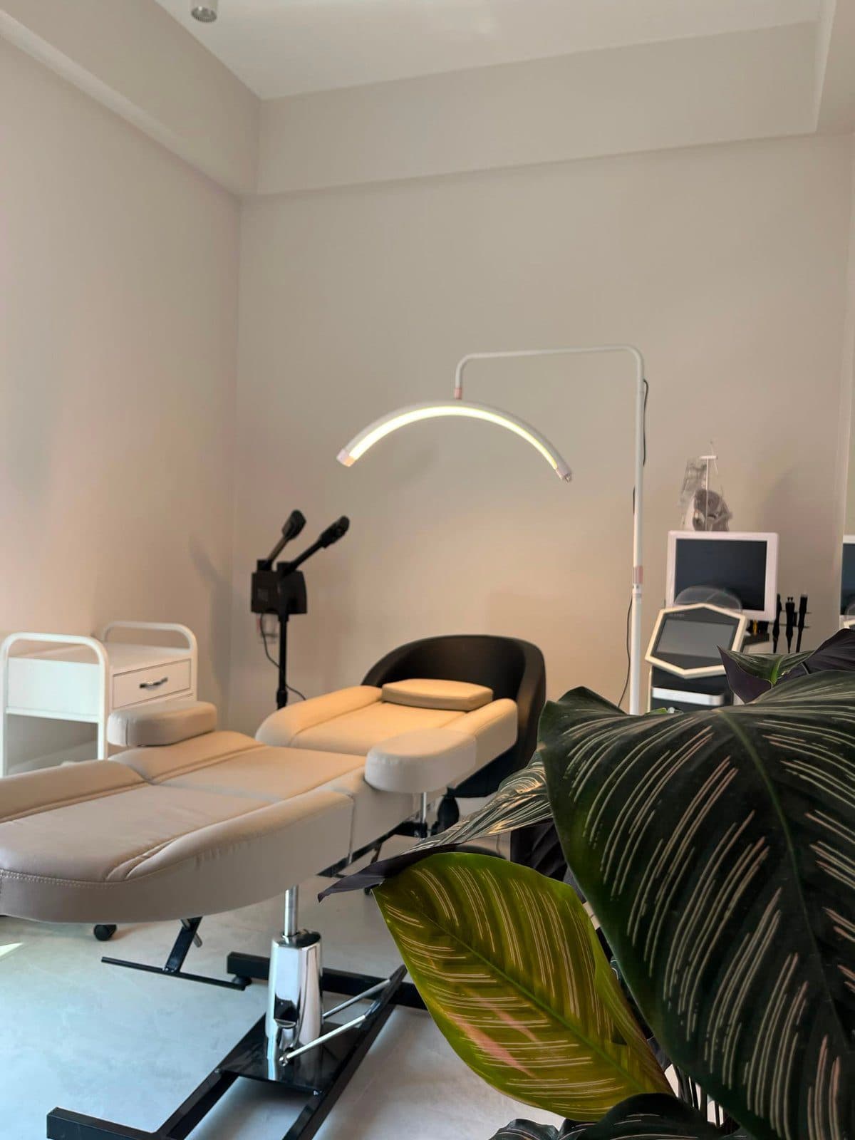 AURELIA BEAUTY ATELİER — vitrin fotoğrafı